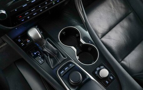 Lexus RX IV рестайлинг, 2019 год, 3 420 977 рублей, 14 фотография