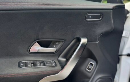Mercedes-Benz CLA, 2021 год, 3 250 000 рублей, 11 фотография