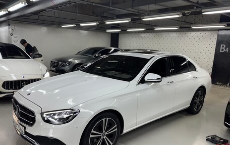 Mercedes-Benz E-Класс, 2020 год, 4 300 000 рублей, 2 фотография