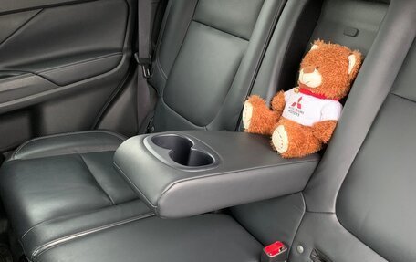 Mitsubishi Outlander III рестайлинг 3, 2019 год, 2 950 000 рублей, 14 фотография