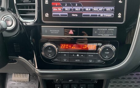 Mitsubishi Outlander III рестайлинг 3, 2019 год, 2 950 000 рублей, 18 фотография