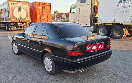 Mercedes-Benz C-Класс, 1994 год, 210 000 рублей, 2 фотография