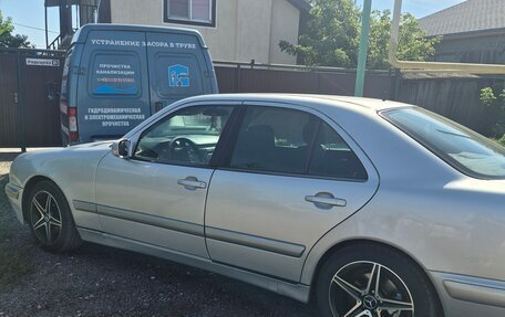 Mercedes-Benz E-Класс, 1999 год, 480 000 рублей, 4 фотография