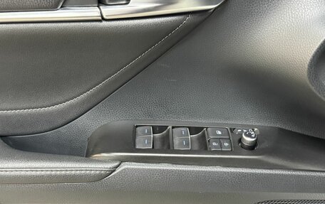 Toyota Camry, 2021 год, 2 900 000 рублей, 11 фотография