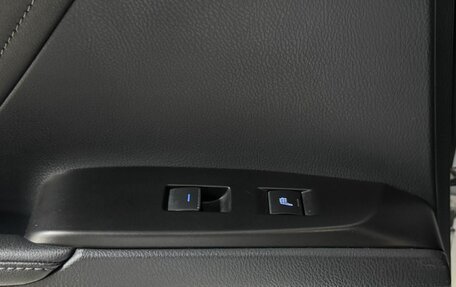 Toyota Camry, 2021 год, 2 900 000 рублей, 15 фотография