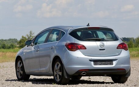 Opel Astra J, 2011 год, 736 000 рублей, 5 фотография