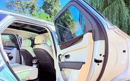 Bentley Bentayga I, 2019 год, 15 500 000 рублей, 7 фотография