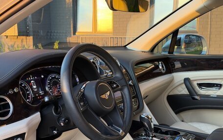 Bentley Bentayga I, 2019 год, 15 500 000 рублей, 10 фотография