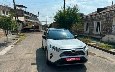 Toyota RAV4, 2021 год, 3 380 000 рублей, 1 фотография