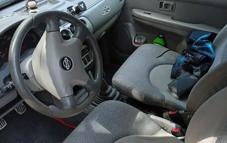 Nissan Micra II, 2001 год, 300 000 рублей, 9 фотография