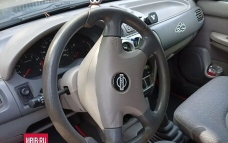 Nissan Micra II, 2001 год, 300 000 рублей, 11 фотография