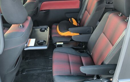 Toyota Voxy III, 2019 год, 2 700 000 рублей, 12 фотография