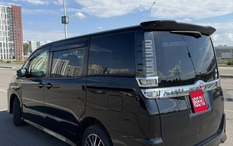 Toyota Voxy III, 2019 год, 2 700 000 рублей, 3 фотография