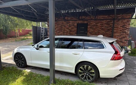 Volvo V60 II, 2022 год, 3 790 000 рублей, 4 фотография