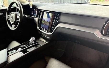 Volvo V60 II, 2022 год, 3 790 000 рублей, 14 фотография
