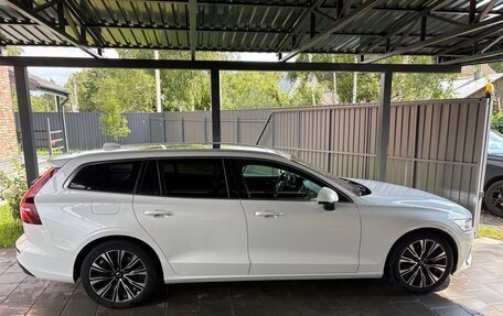 Volvo V60 II, 2022 год, 3 790 000 рублей, 5 фотография