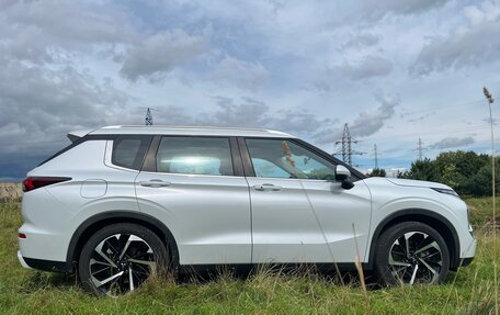 Mitsubishi Outlander, 2022 год, 3 550 000 рублей, 16 фотография