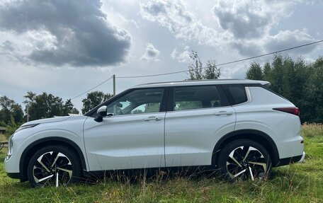 Mitsubishi Outlander, 2022 год, 3 550 000 рублей, 15 фотография