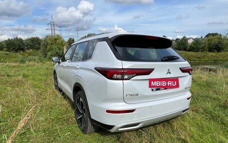 Mitsubishi Outlander, 2022 год, 3 550 000 рублей, 8 фотография