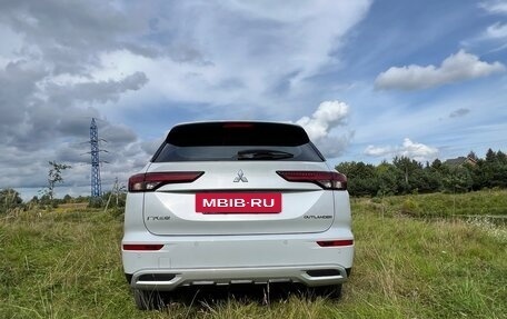 Mitsubishi Outlander, 2022 год, 3 550 000 рублей, 9 фотография