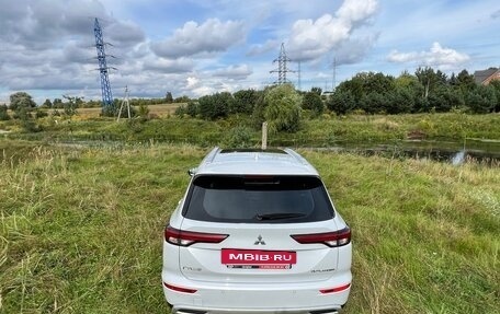 Mitsubishi Outlander, 2022 год, 3 550 000 рублей, 7 фотография