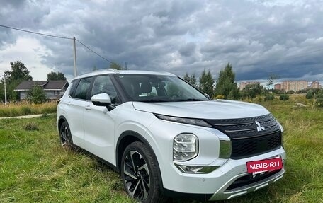 Mitsubishi Outlander, 2022 год, 3 550 000 рублей, 13 фотография