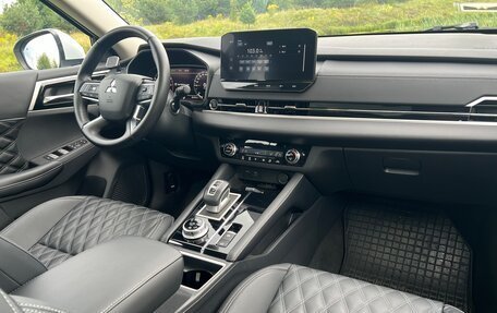 Mitsubishi Outlander, 2022 год, 3 550 000 рублей, 22 фотография