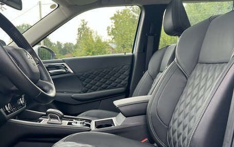 Mitsubishi Outlander, 2022 год, 3 550 000 рублей, 27 фотография
