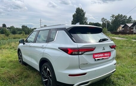 Mitsubishi Outlander, 2022 год, 3 550 000 рублей, 18 фотография