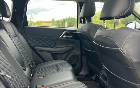 Mitsubishi Outlander, 2022 год, 3 550 000 рублей, 29 фотография