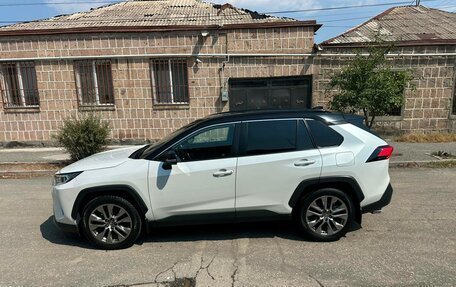 Toyota RAV4, 2021 год, 3 380 000 рублей, 4 фотография