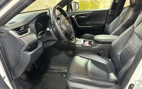 Toyota RAV4, 2021 год, 3 380 000 рублей, 12 фотография