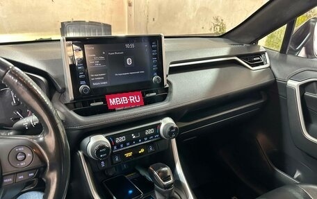 Toyota RAV4, 2021 год, 3 380 000 рублей, 8 фотография