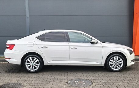 Skoda Superb III рестайлинг, 2016 год, 1 949 000 рублей, 3 фотография