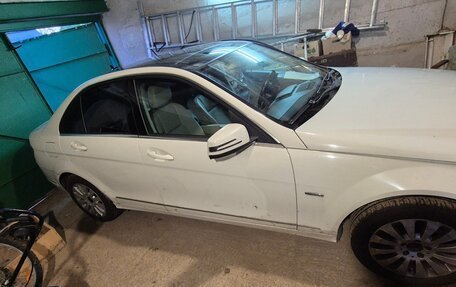 Mercedes-Benz C-Класс, 2010 год, 550 000 рублей, 4 фотография