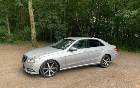 Mercedes-Benz E-Класс, 2010 год, 1 375 000 рублей, 1 фотография