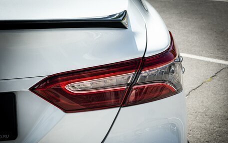 Toyota Camry, 2018 год, 3 049 000 рублей, 9 фотография