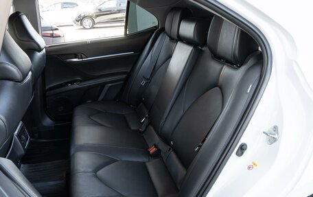 Toyota Camry, 2018 год, 3 049 000 рублей, 15 фотография