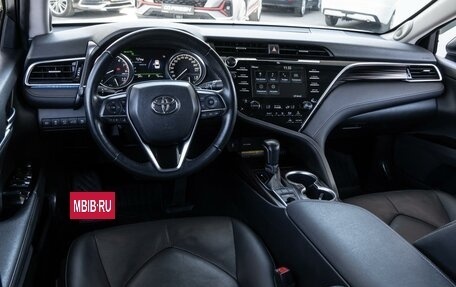Toyota Camry, 2018 год, 3 049 000 рублей, 12 фотография