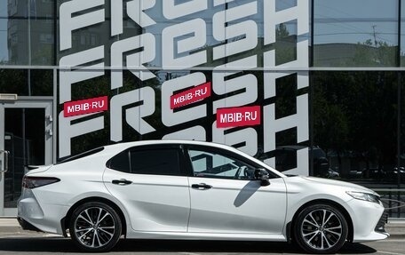 Toyota Camry, 2018 год, 3 049 000 рублей, 5 фотография