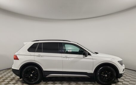 Volkswagen Tiguan II, 2019 год, 2 449 000 рублей, 4 фотография