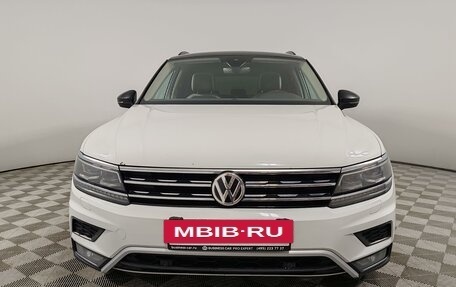 Volkswagen Tiguan II, 2019 год, 2 449 000 рублей, 2 фотография