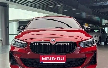 BMW 1 серия, 2022 год, 1 700 000 рублей, 2 фотография