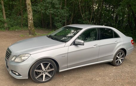 Mercedes-Benz E-Класс, 2010 год, 1 375 000 рублей, 2 фотография