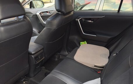 Toyota RAV4, 2020 год, 3 200 000 рублей, 11 фотография