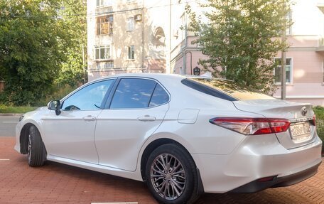 Toyota Camry, 2021 год, 3 050 000 рублей, 6 фотография