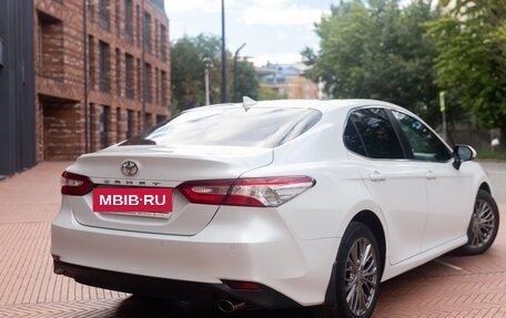 Toyota Camry, 2021 год, 3 050 000 рублей, 5 фотография