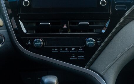 Toyota Camry, 2021 год, 3 050 000 рублей, 27 фотография