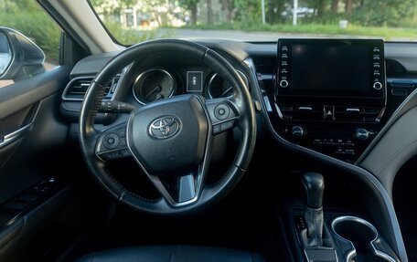 Toyota Camry, 2021 год, 3 050 000 рублей, 28 фотография