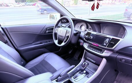 Honda Accord IX рестайлинг, 2013 год, 1 650 000 рублей, 19 фотография